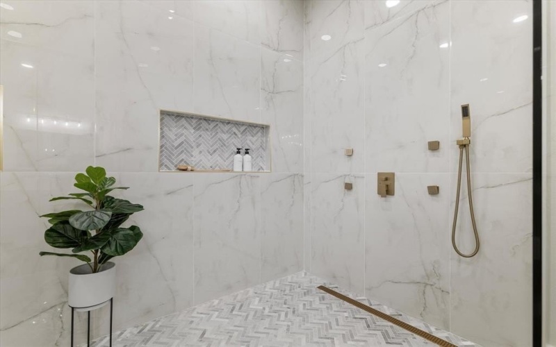 2912 Sutton Place, Southlake, TX 76092, 5 Bedrooms Bedrooms, ,5 BathroomsBathrooms,Residential,For Sale,2912 Sutton Place,0,21063310