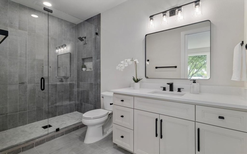 2912 Sutton Place, Southlake, TX 76092, 5 Bedrooms Bedrooms, ,5 BathroomsBathrooms,Residential,For Sale,2912 Sutton Place,0,21063310