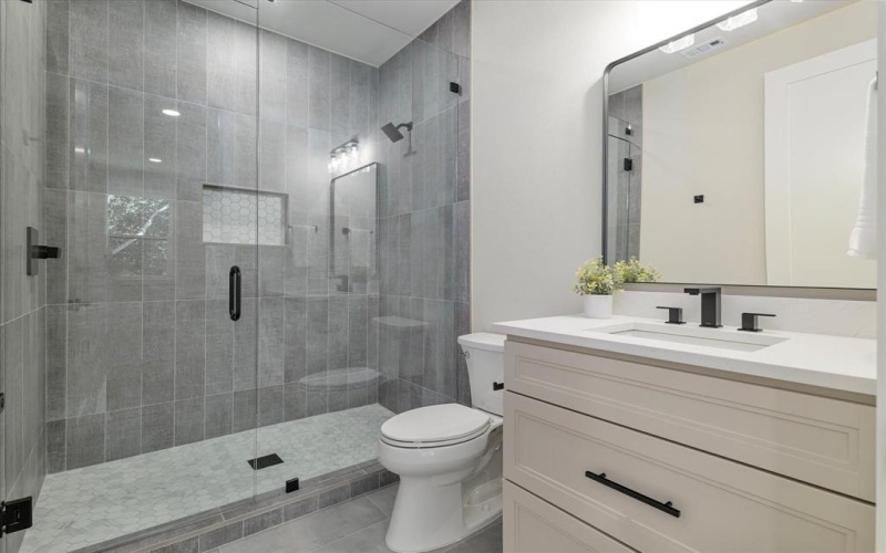 2912 Sutton Place, Southlake, TX 76092, 5 Bedrooms Bedrooms, ,5 BathroomsBathrooms,Residential,For Sale,2912 Sutton Place,0,21063310