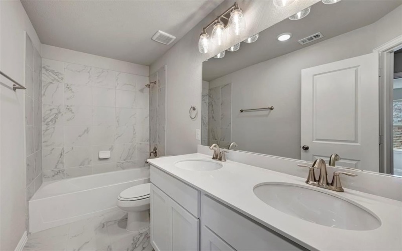 3900 Yarrow Drive, Denton, TX 76226, 4 Bedrooms Bedrooms, ,3 BathroomsBathrooms,Residential,For Sale,3900 Yarrow Drive,0,21065002