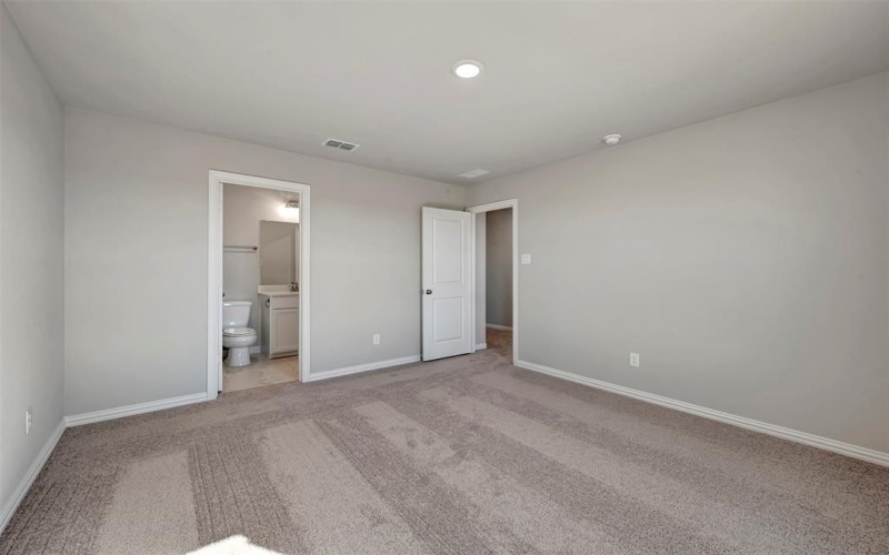 3900 Yarrow Drive, Denton, TX 76226, 4 Bedrooms Bedrooms, ,3 BathroomsBathrooms,Residential,For Sale,3900 Yarrow Drive,0,21065002