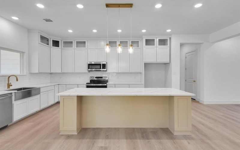 247 Silver Lakes Drive, Sunset, TX 76270, 4 Bedrooms Bedrooms, ,3 BathroomsBathrooms,Residential,For Sale,247 Silver Lakes Drive,0,21071293