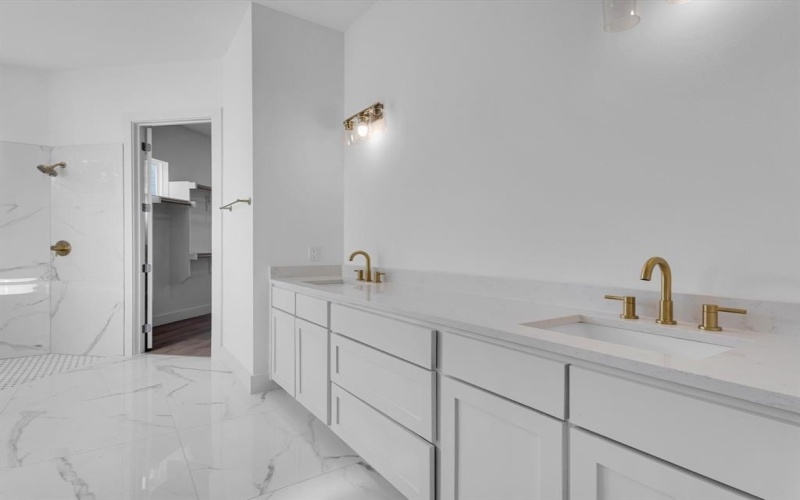 247 Silver Lakes Drive, Sunset, TX 76270, 4 Bedrooms Bedrooms, ,3 BathroomsBathrooms,Residential,For Sale,247 Silver Lakes Drive,0,21071293