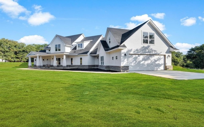 247 Silver Lakes Drive, Sunset, TX 76270, 4 Bedrooms Bedrooms, ,3 BathroomsBathrooms,Residential,For Sale,247 Silver Lakes Drive,0,21071293