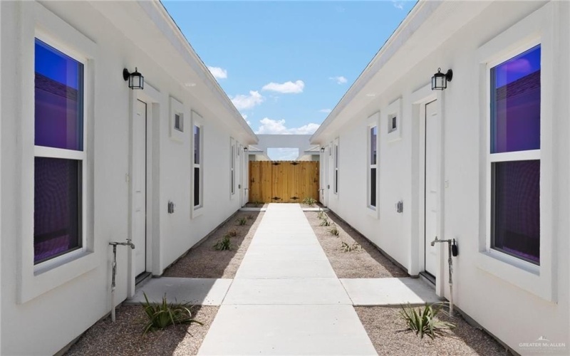 5713 Northwestern Avenue, McAllen, TX 78504, ,Residential Multi Family,En Venta,5713 Northwestern Avenue,445618