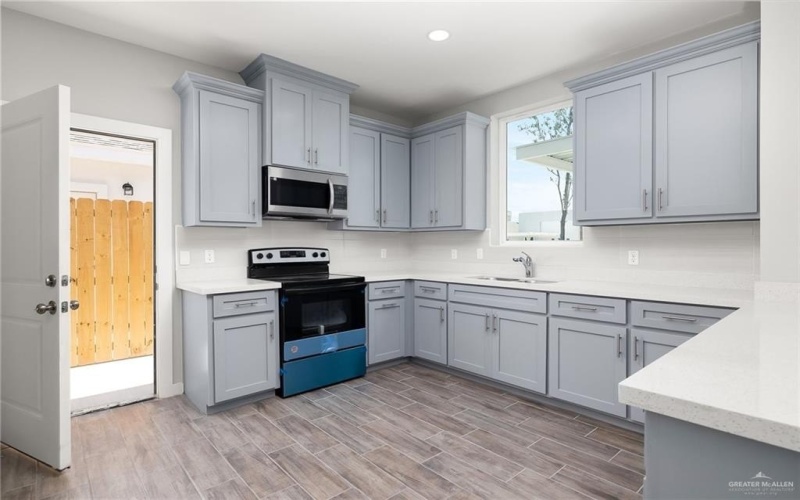 5713 Northwestern Avenue, McAllen, TX 78504, ,Residential Multi Family,En Venta,5713 Northwestern Avenue,445618