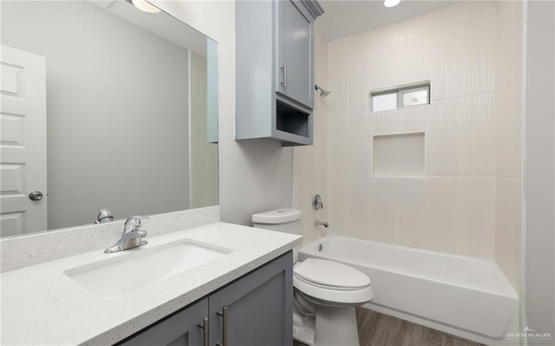 5713 Northwestern Avenue, McAllen, TX 78504, ,Residential Multi Family,En Venta,5713 Northwestern Avenue,445618