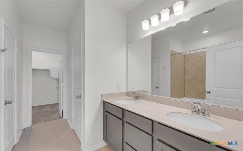 703 Ryan Street, Belton, TX 76513, 4 Habitaciones Habitaciones , ,3 BañosBaños,Residential,En Venta,703 Ryan Street,0,593874