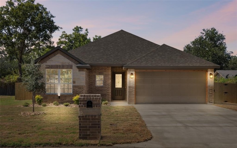 605 Madison Street, Cleburne, TX 76033, 3 Bedrooms Bedrooms, ,2 BathroomsBathrooms,Residential,For Sale,605 Madison Street,0,21061234