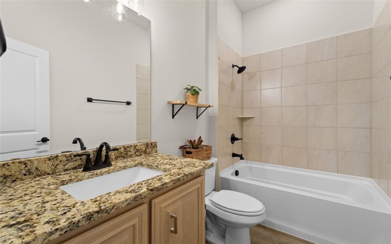 2418 Melrose Drive, Mansfield, TX 76084, 4 Habitaciones Habitaciones , ,3 BañosBaños,Residential,En Venta,2418 Melrose Drive,0,21071506