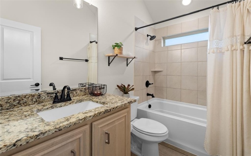 2418 Melrose Drive, Mansfield, TX 76084, 4 Habitaciones Habitaciones , ,3 BañosBaños,Residential,En Venta,2418 Melrose Drive,0,21071506