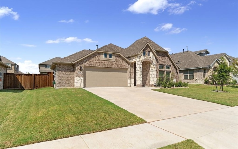 2418 Melrose Drive, Mansfield, TX 76084, 4 Habitaciones Habitaciones , ,3 BañosBaños,Residential,En Venta,2418 Melrose Drive,0,21071506