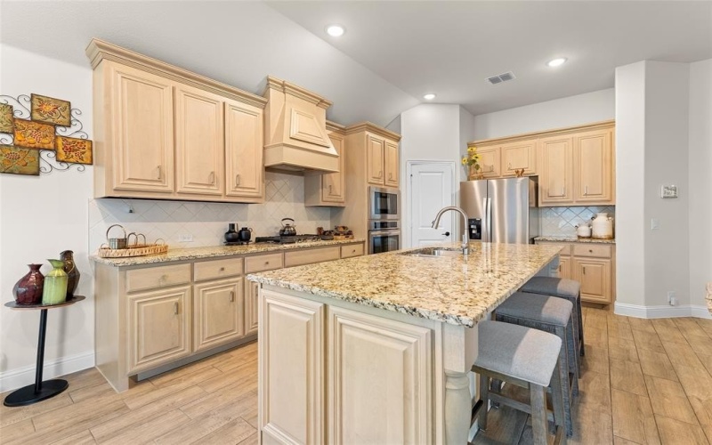 2418 Melrose Drive, Mansfield, TX 76084, 4 Habitaciones Habitaciones , ,3 BañosBaños,Residential,En Venta,2418 Melrose Drive,0,21071506