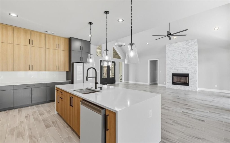 1019 Glenoaks Drive, Weatherford, TX 76088, 4 Bedrooms Bedrooms, ,3 BathroomsBathrooms,Residential,For Sale,1019 Glenoaks Drive,0,21071572