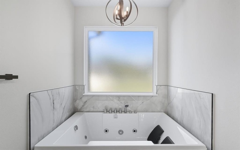 1019 Glenoaks Drive, Weatherford, TX 76088, 4 Bedrooms Bedrooms, ,3 BathroomsBathrooms,Residential,For Sale,1019 Glenoaks Drive,0,21071572