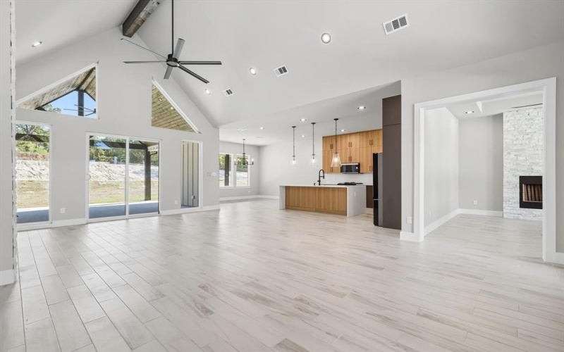 1019 Glenoaks Drive, Weatherford, TX 76088, 4 Bedrooms Bedrooms, ,3 BathroomsBathrooms,Residential,For Sale,1019 Glenoaks Drive,0,21071572