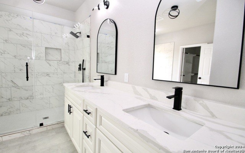 176 hidden ranch, Floresville, TX 78114, 4 Habitaciones Habitaciones , ,2 BañosBaños,Residential,En Venta,176 hidden ranch,0,1911120