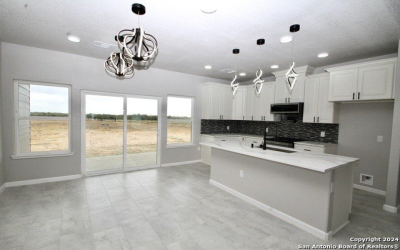 176 hidden ranch, Floresville, TX 78114, 4 Habitaciones Habitaciones , ,2 BañosBaños,Residential,En Venta,176 hidden ranch,0,1911120