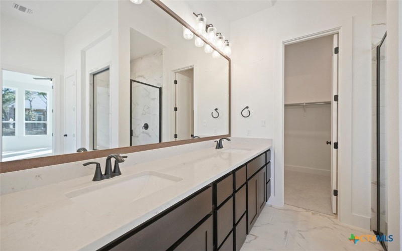 121 Cherokee Sedge Path, San Marcos, TX 78666, 4 Habitaciones Habitaciones , ,5 BañosBaños,Residential,En Venta,121 Cherokee Sedge Path,0,593903