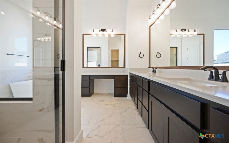 121 Cherokee Sedge Path, San Marcos, TX 78666, 4 Habitaciones Habitaciones , ,5 BañosBaños,Residential,En Venta,121 Cherokee Sedge Path,0,593903