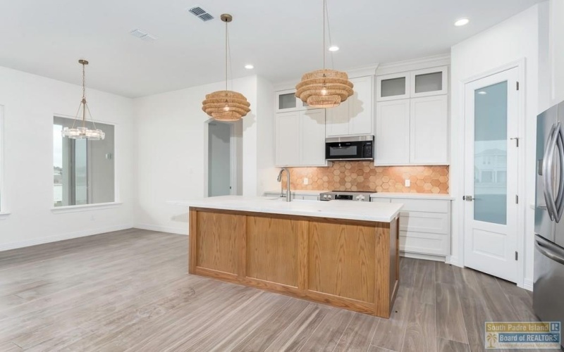 43 Arcos Gardens, Laguna Vista, TX 78578, 3 Bedrooms Bedrooms, ,2 BathroomsBathrooms,Residential,For Sale,43 Arcos Gardens,0,104337