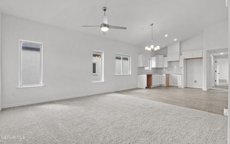 13070 Gusart Avenue, El Paso, TX 79928, 3 Habitaciones Habitaciones , ,2 BañosBaños,Residential,En Venta,13070 Gusart Avenue,0,931111