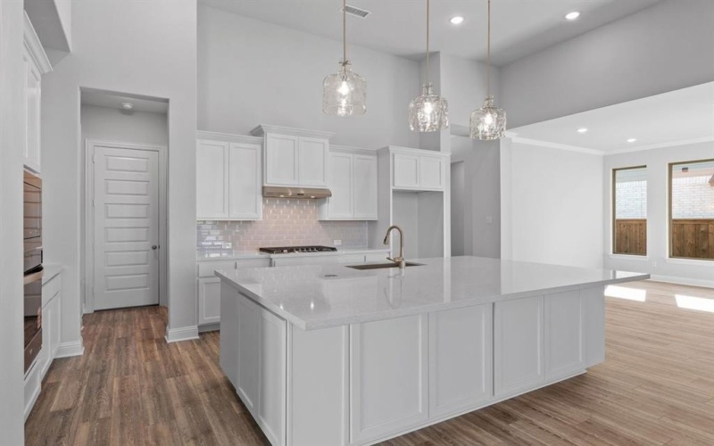 2101 Birch Street, Mansfield, TX 76063, 4 Bedrooms Bedrooms, ,5 BathroomsBathrooms,Residential,For Sale,2101 Birch Street,0,21071851