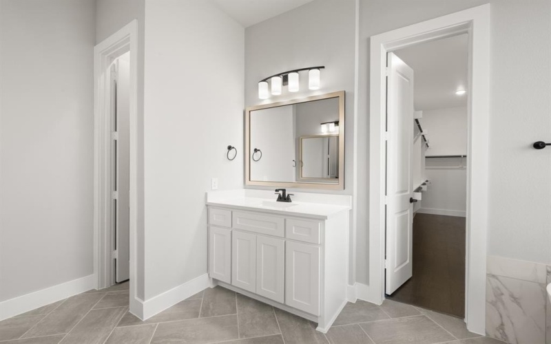 2561 Baypoint Drive, Grand Prairie, TX 75054, 5 Habitaciones Habitaciones , ,5 BañosBaños,Residential,En Venta,2561 Baypoint Drive,0,21071899