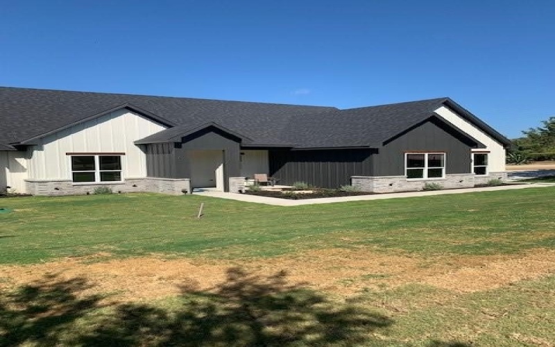 4906 Waterfield Drive, Granbury, TX 76048, 3 Bedrooms Bedrooms, ,2 BathroomsBathrooms,Residential,For Sale,4906 Waterfield Drive,0,21058300