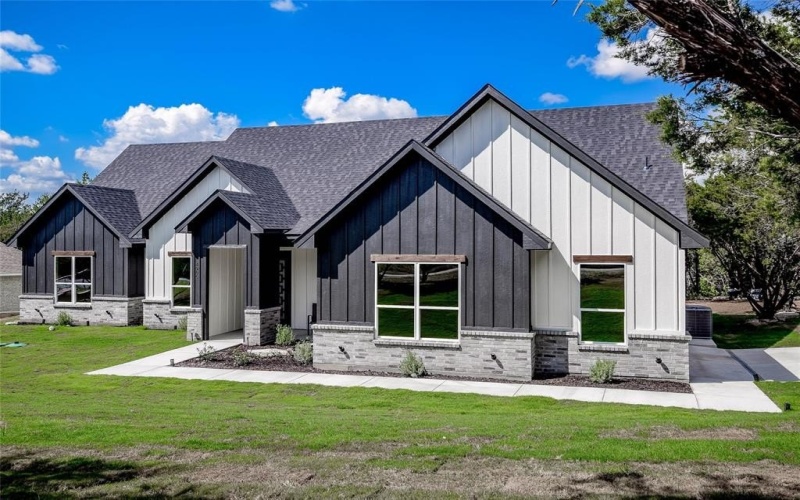 4906 Waterfield Drive, Granbury, TX 76048, 3 Bedrooms Bedrooms, ,2 BathroomsBathrooms,Residential,For Sale,4906 Waterfield Drive,0,21058300
