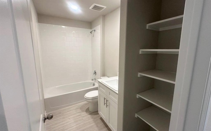 410 LUBBOCK Drive, Azle, TX 76020, 4 Habitaciones Habitaciones , ,2 BañosBaños,Residential,En Venta,410 LUBBOCK Drive,0,21069735
