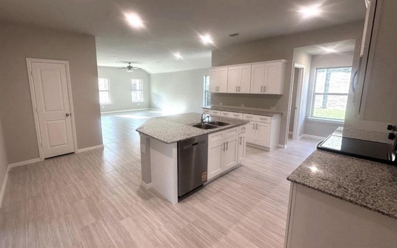 410 LUBBOCK Drive, Azle, TX 76020, 4 Habitaciones Habitaciones , ,2 BañosBaños,Residential,En Venta,410 LUBBOCK Drive,0,21069735
