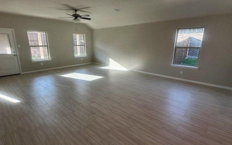 410 LUBBOCK Drive, Azle, TX 76020, 4 Habitaciones Habitaciones , ,2 BañosBaños,Residential,En Venta,410 LUBBOCK Drive,0,21069735