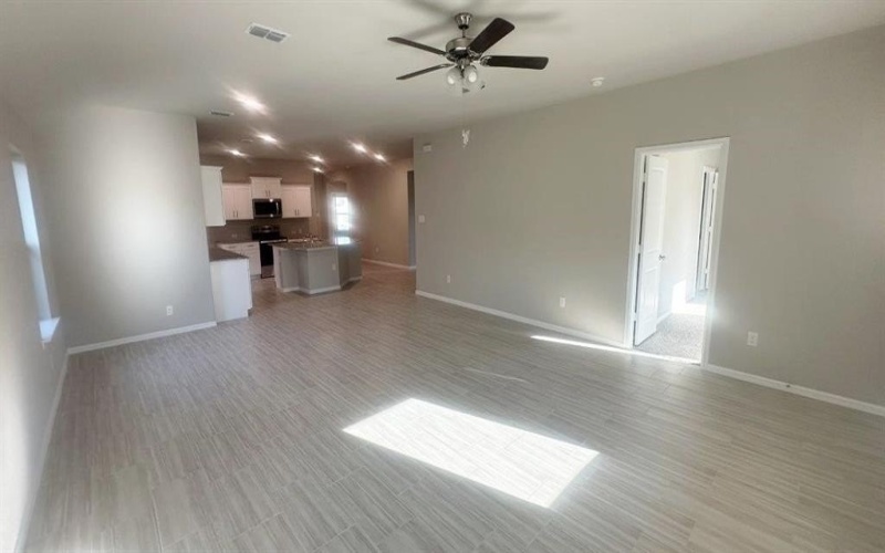 410 LUBBOCK Drive, Azle, TX 76020, 4 Habitaciones Habitaciones , ,2 BañosBaños,Residential,En Venta,410 LUBBOCK Drive,0,21069735