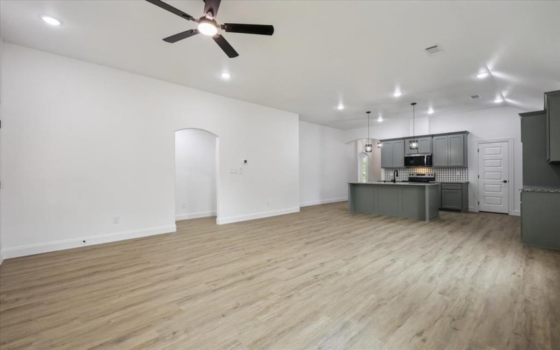 111 N Oak Street, Ector, TX 75439, 3 Bedrooms Bedrooms, ,2 BathroomsBathrooms,Residential,For Sale,111 N Oak Street,0,21071688