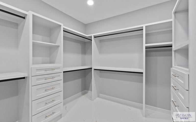 6219 QUEENS WOODS, BROWNSVILLE, TX 78526, 4 Bedrooms Bedrooms, ,3 BathroomsBathrooms,Residential,For Sale,6219 QUEENS WOODS,0,29768307