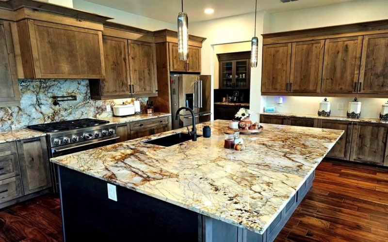 608 Redbud Court, Cedar Hill, TX 75104, 5 Habitaciones Habitaciones , ,5 BañosBaños,Residential,En Venta,608 Redbud Court,0,21072171