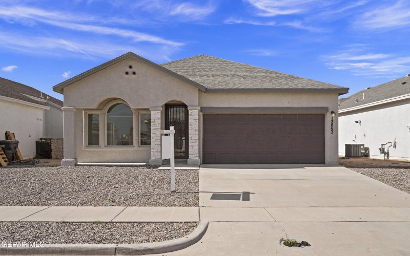13853 Summer Story Avenue, El Paso, TX 79928, 4 Bedrooms Bedrooms, ,2 BathroomsBathrooms,Residential,For Sale,13853 Summer Story Avenue,0,931171