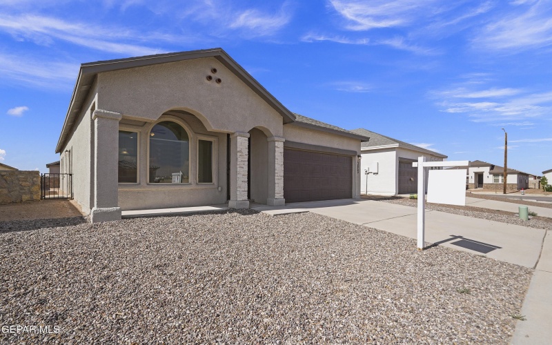 13853 Summer Story Avenue, El Paso, TX 79928, 4 Bedrooms Bedrooms, ,2 BathroomsBathrooms,Residential,For Sale,13853 Summer Story Avenue,0,931171