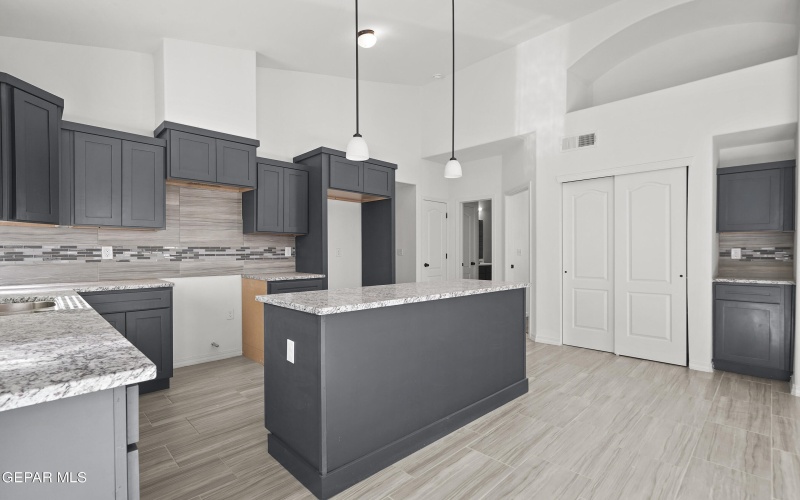 13853 Summer Story Avenue, El Paso, TX 79928, 4 Bedrooms Bedrooms, ,2 BathroomsBathrooms,Residential,For Sale,13853 Summer Story Avenue,0,931171