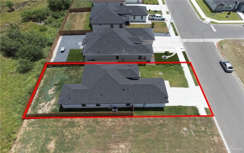 2304 N Revolution Street, Edinburg, TX 78541, 3 Bedrooms Bedrooms, ,2 BathroomsBathrooms,Residential,For Sale,2304 N Revolution Street,0,477061