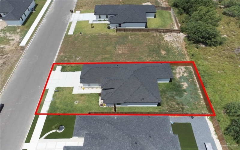 2304 N Revolution Street, Edinburg, TX 78541, 3 Bedrooms Bedrooms, ,2 BathroomsBathrooms,Residential,For Sale,2304 N Revolution Street,0,477061