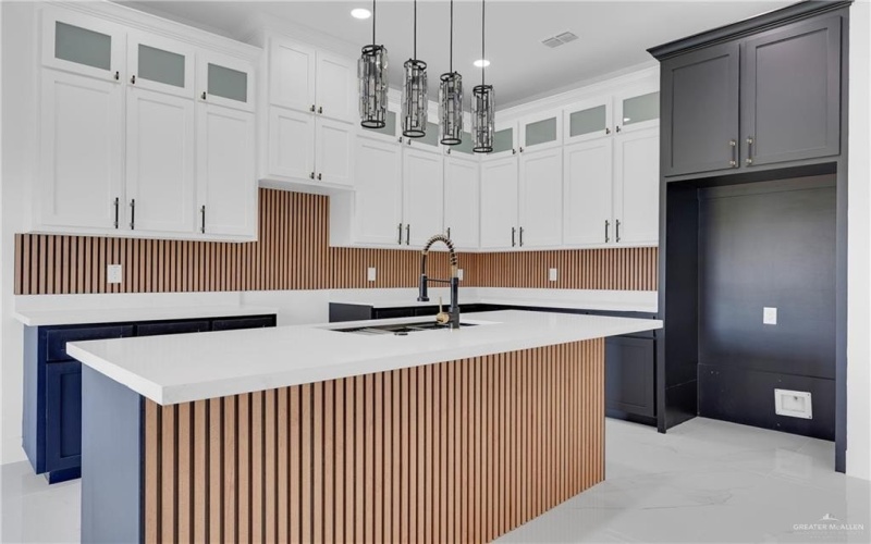 2304 N Revolution Street, Edinburg, TX 78541, 3 Bedrooms Bedrooms, ,2 BathroomsBathrooms,Residential,For Sale,2304 N Revolution Street,0,477061