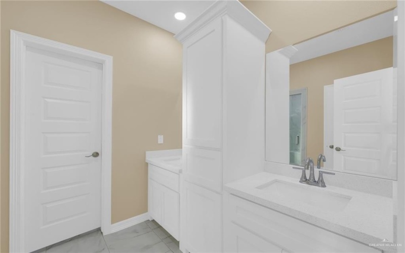 908 Bella Avenue, Alamo, TX 78516, 3 Bedrooms Bedrooms, ,2 BathroomsBathrooms,Residential,For Sale,908 Bella Avenue,0,482038