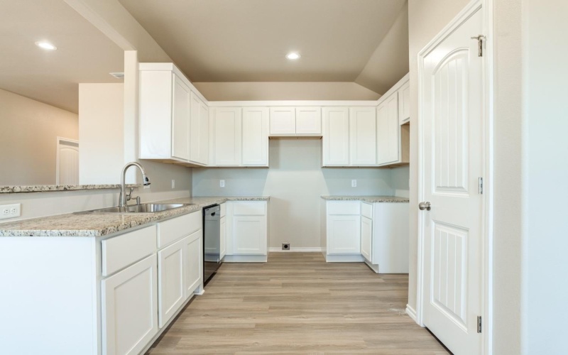 936 E Municipal Drive, Lubbock, TX 79403, 3 Bedrooms Bedrooms, ,2 BathroomsBathrooms,Residential,For Sale,936 E Municipal Drive,0,202561158