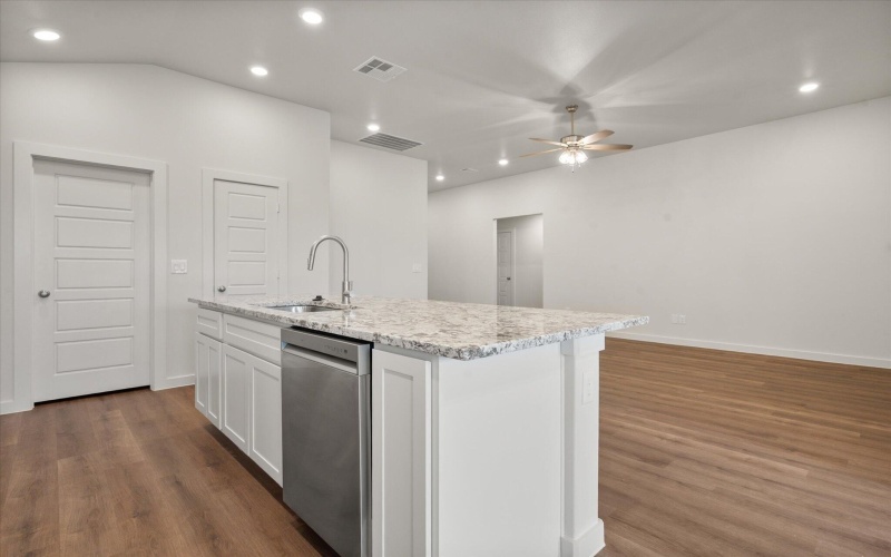 1624 N Clinton Avenue, Lubbock, TX 79416, 3 Habitaciones Habitaciones , ,2 BañosBaños,Residential,En Venta,1624 N Clinton Avenue,0,202561174