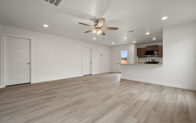 1616 N Clinton Avenue, Lubbock, TX 79416, 2 Bedrooms Bedrooms, ,2 BathroomsBathrooms,Residential,For Sale,1616 N Clinton Avenue,0,202561177