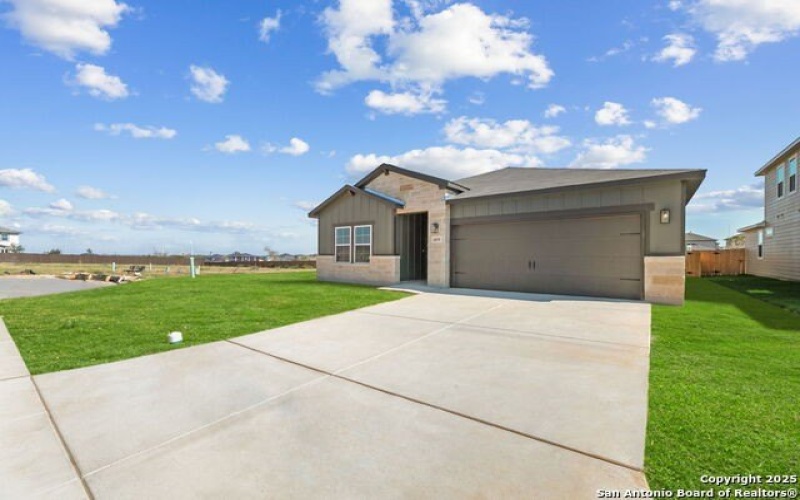 16510 Red Pine, Elmendorf, TX 78112, 4 Bedrooms Bedrooms, ,2 BathroomsBathrooms,Residential,For Sale,16510 Red Pine,0,1886531