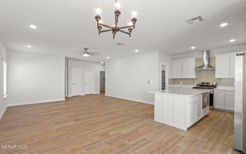646 DAVI'S GREENWOOD COURT, Vinton, TX 79821, 3 Habitaciones Habitaciones , ,2 BañosBaños,Residential,En Venta,646 DAVI'S GREENWOOD COURT,921915