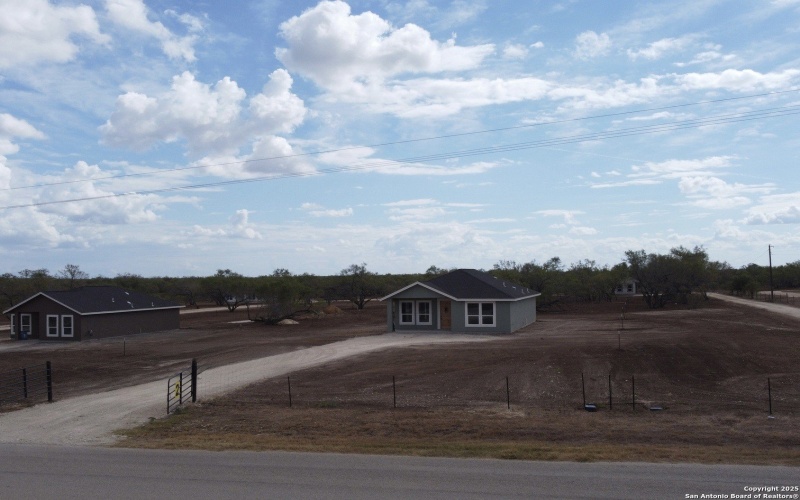 1416 Corgey Rd., Pleasanton, TX 78064, 3 Bedrooms Bedrooms, ,2 BathroomsBathrooms,Residential,For Sale,1416 Corgey Rd.,0,1911381